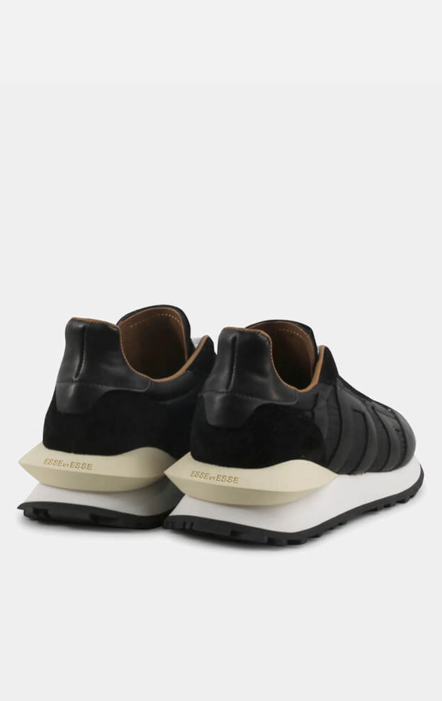 Esseutesse Runner Sneaker in Black