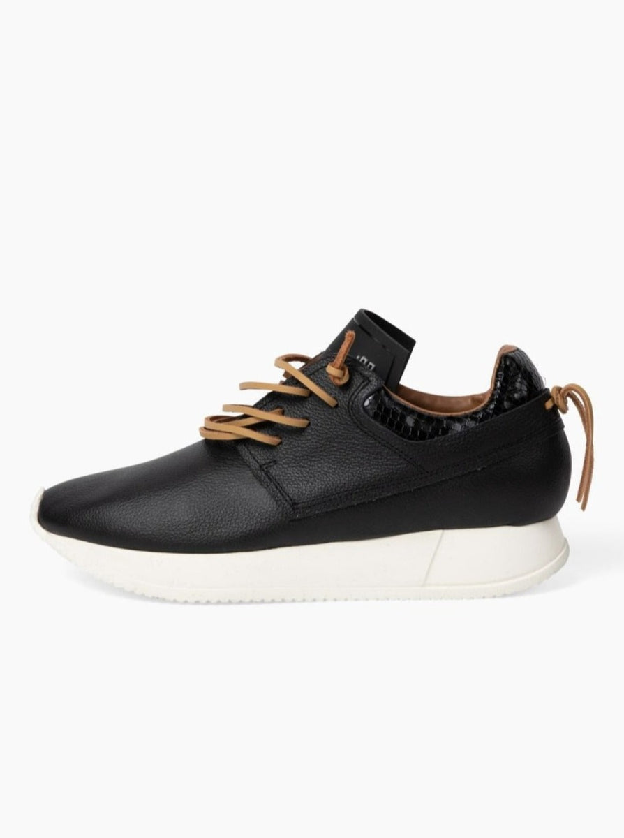 esseutesse leather fringe sneaker