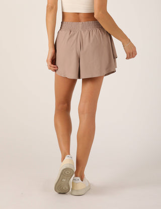 Glyder Breeze Fit Short - Latte