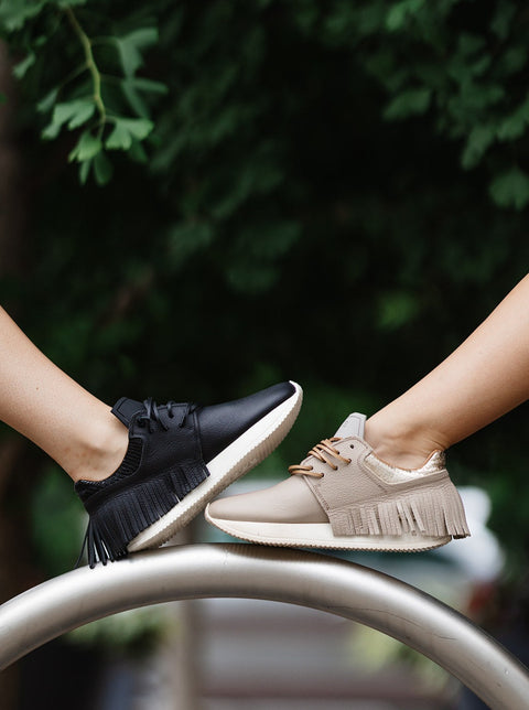 esseutesse leather fringe sneaker
