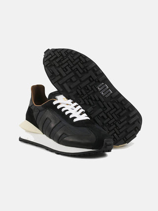 Esseutesse Runner Sneaker in Black
