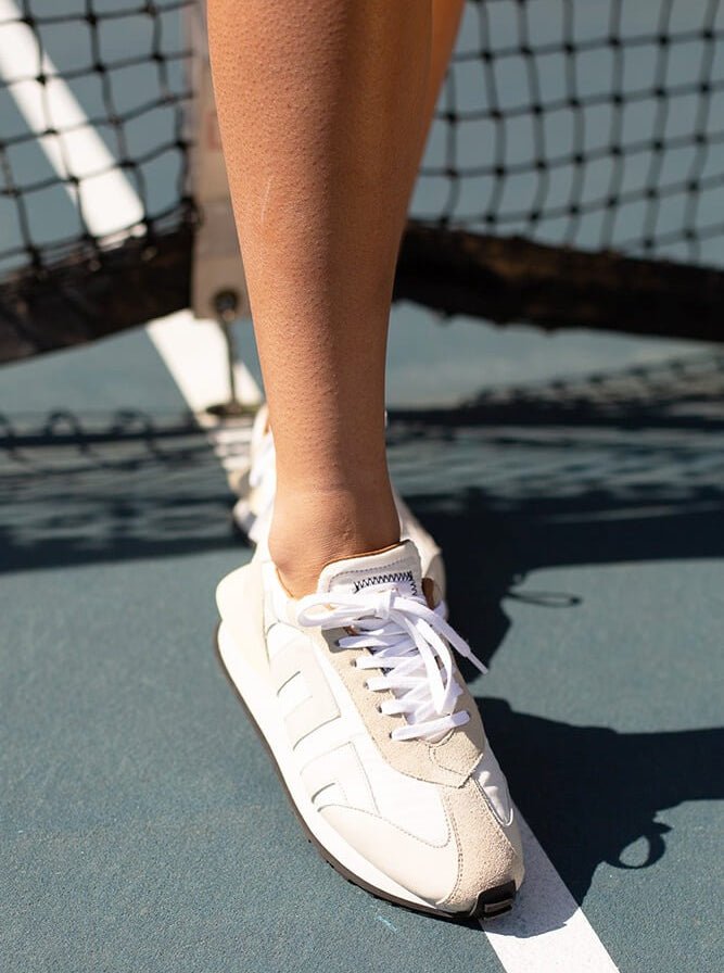 Esseutesse Runner Sneaker in Off-White