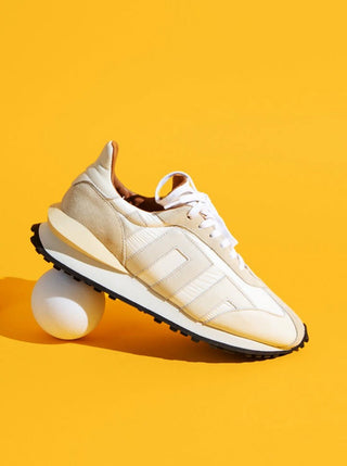Esseutesse Runner Sneaker in Off-White