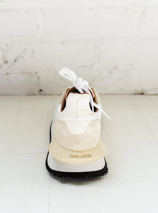 Esseutesse Runner Sneaker in Off-White