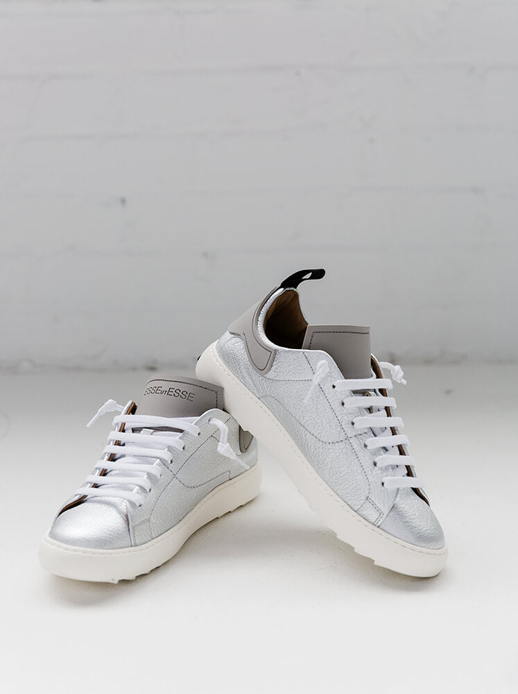 Esseutesse Staple Leather Sneaker in Silver