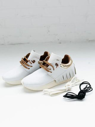 Esseutesse Fringe Sneaker Laces in Black