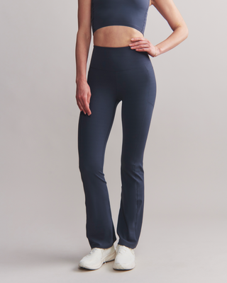 Rhone Revive Flare Legging - Navy