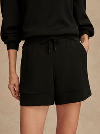 Varley Atrium High Rise Short 4.5 - Black